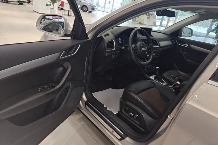 Used Audi Q3 2018 30 TFSI Fashion Edition Collector's Version Driver Seat