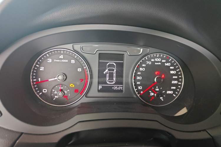 Used Audi Q3 2018 30th Anniversary Edition 30 TFSI Fashion Model Instrument Cluster