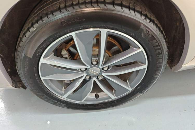 Used Audi Q3 2018 30th Anniversary Edition 35 TFSI Sport Model Left Front Wheel Hub