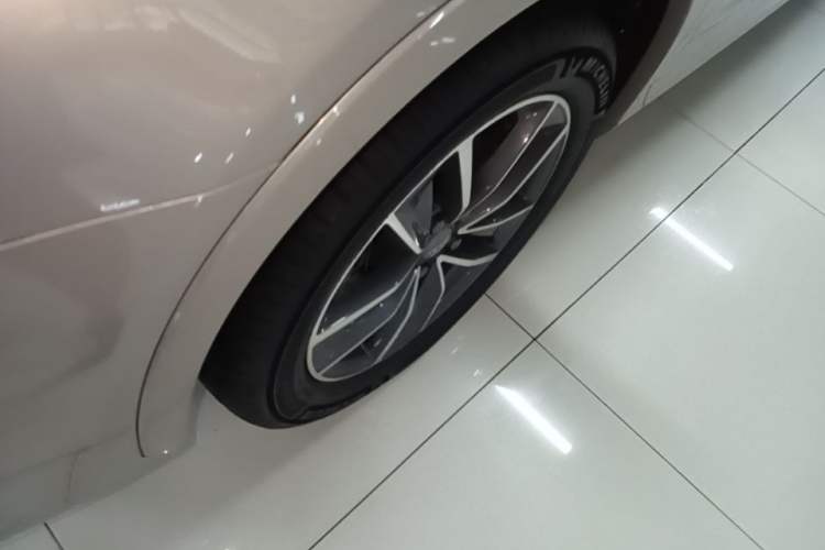 Used Audi Q3 2018 30 TFSI Fashion Edition Collector's Version Left Front Wheel Hub