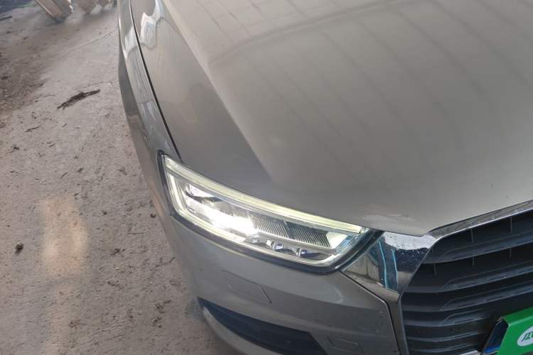 Used Audi Q3 2018 30th Anniversary Edition 30 TFSI Fashion Model Right Front Headlight