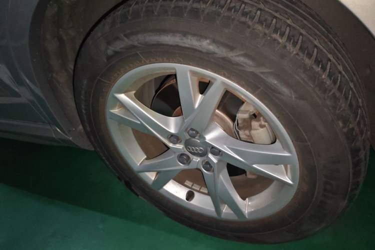 Used Audi Q3 2018 30th Anniversary Edition 30 TFSI Fashion Model Right Front Wheel Hub