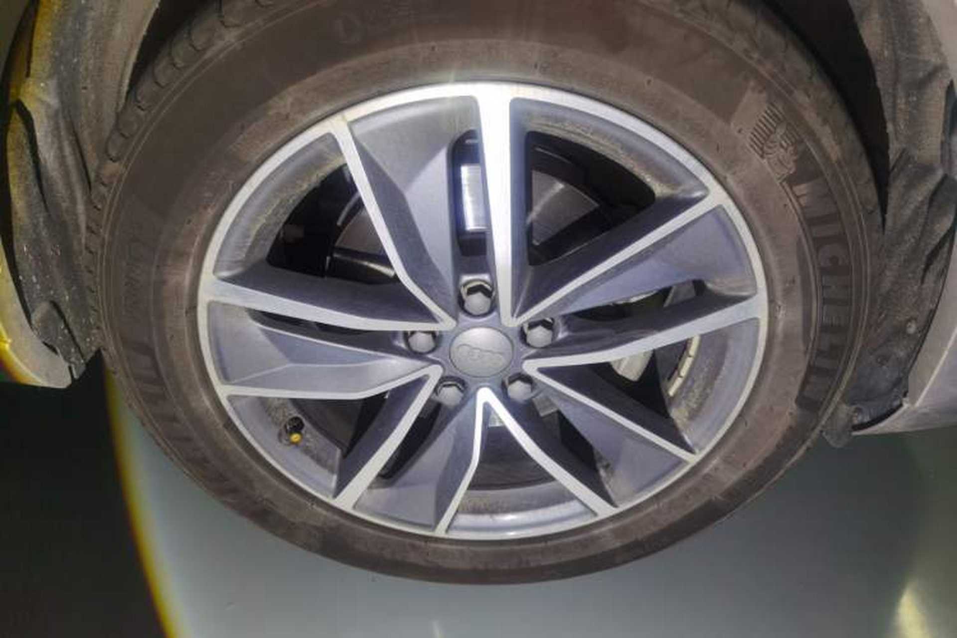 Used Audi Q3 2018 30 TFSI Fashion Edition Collector's Version Right Front Wheel Hub