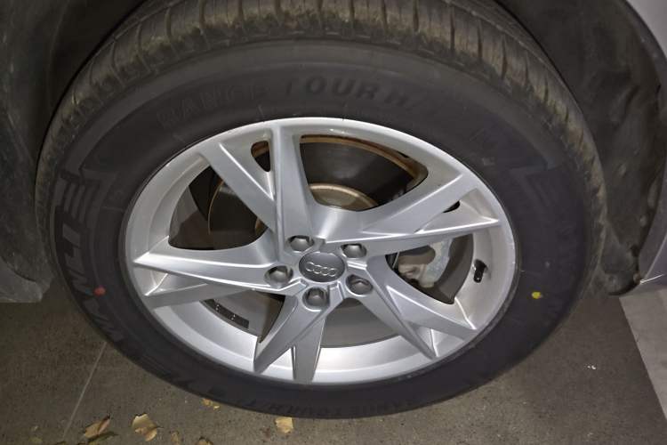 Used Audi Q3 2018 30th Anniversary Edition 30 TFSI Fashion Model Right Front Wheel Hub