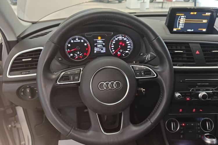Used Audi Q3 2018 30 TFSI Fashion Edition Collector's Version Steering Wheel