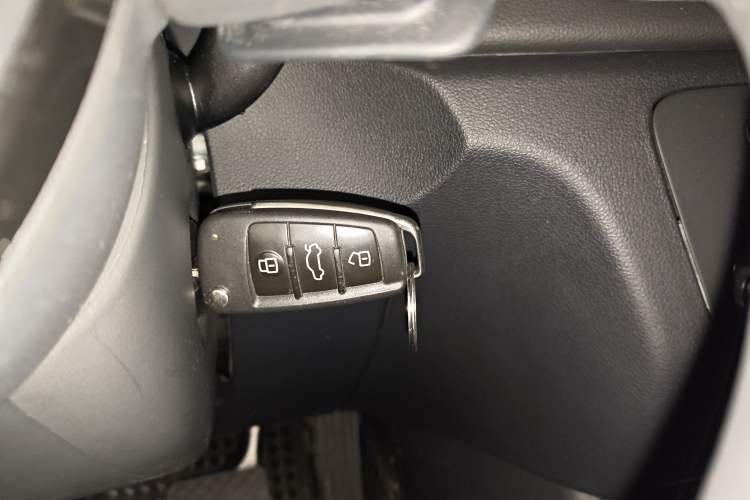 Used Audi Q3 2018 30th Anniversary Edition 30 TFSI Fashion Model Vehicle Key