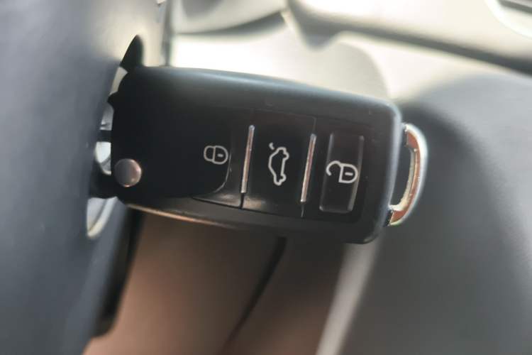 Used Audi Q3 2018 30th Anniversary Edition 35 TFSI Fashion Model Vehicle Key