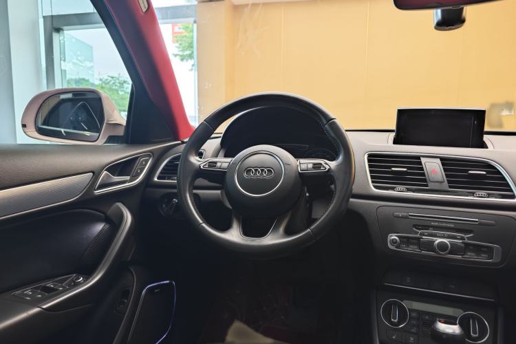 Used Audi Q3 2018 30th Anniversary Edition 30 TFSI Style Model Steering Wheel