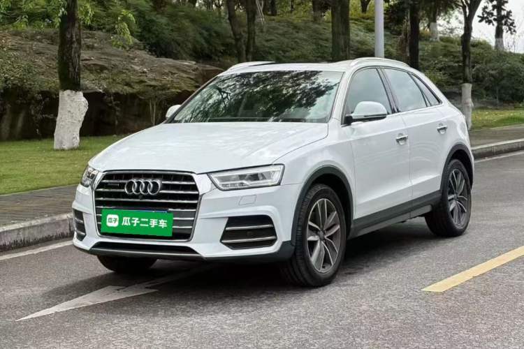 Used Audi Q3 2018 30th Anniversary Edition 30 TFSI Style Model Guazi used car, China used car export, Used car for sale, Used cars, Cheapest cars for sale