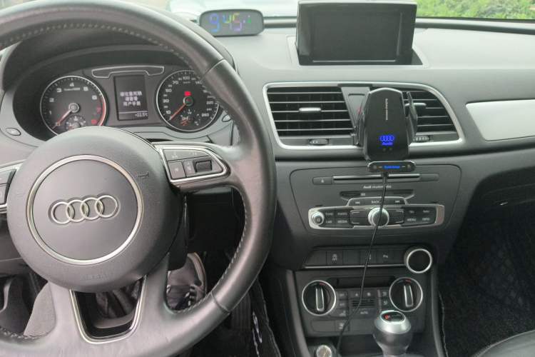 Used Audi Q3 2018 30th Anniversary Edition 30 TFSI Fashion Model Audio And AC Panel