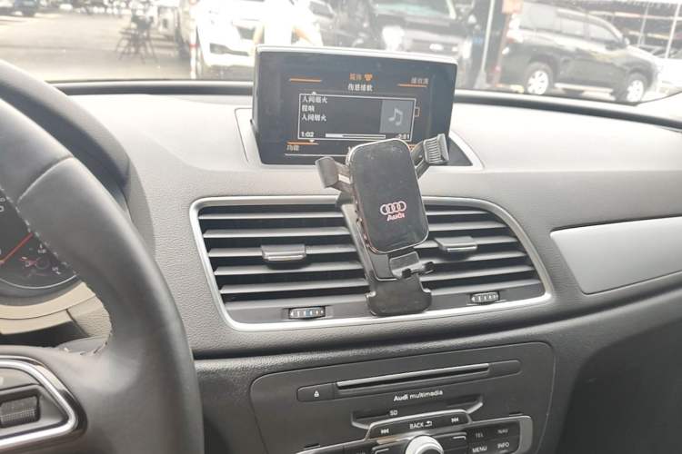 Used Audi Q3 2018 30th Anniversary Edition 35 TFSI Fashion Model Audio And AC Panel