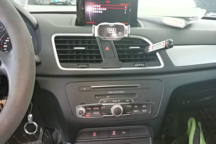 Used Audi Q3 2018 30th Anniversary Edition 30 TFSI Fashion Model Audio And AC Panel