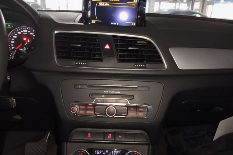 Used Audi Q3 2018 30th Anniversary Edition 30 TFSI Fashion Model Audio And AC Panel