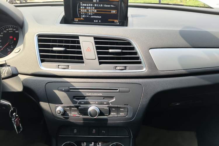 Used Audi Q3 2018 30th Anniversary Edition 35 TFSI Fashion Model Audio And AC Panel
