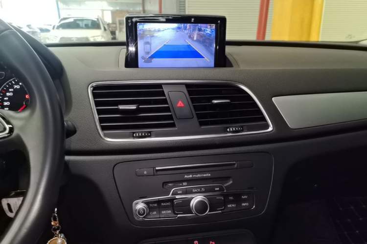Used Audi Q3 2018 30th Anniversary Edition 30 TFSI Fashion Model Audio And AC Panel