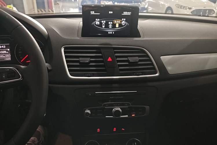 Used Audi Q3 2018 30th Anniversary Edition 30 TFSI Fashion Model Audio And AC Panel