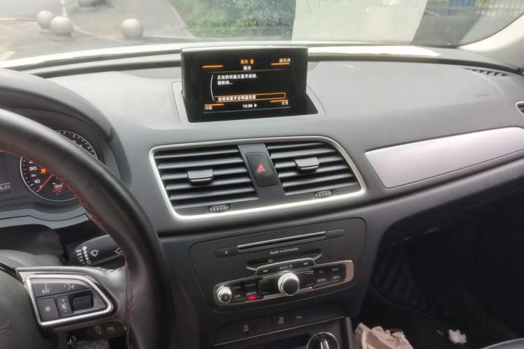 Used Audi Q3 2018 30th Anniversary Edition 35 TFSI Fashion Model Audio And AC Panel