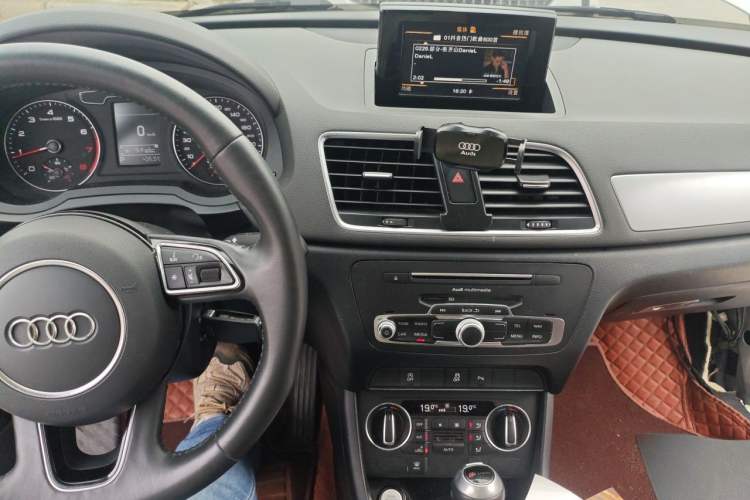 Used Audi Q3 2018 30th Anniversary Edition 35 TFSI Fashion Model Audio And AC Panel