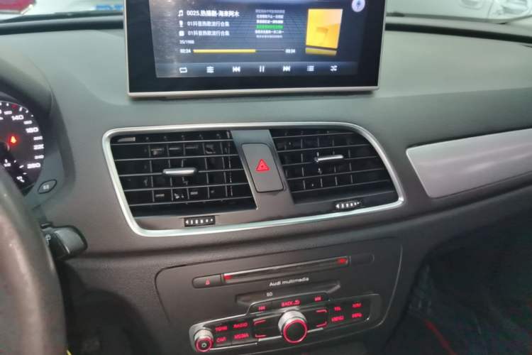 Used Audi Q3 2018 30th Anniversary Edition 35 TFSI Fashion Model Audio And AC Panel