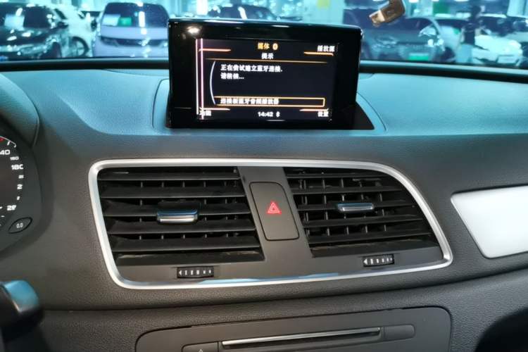 Used Audi Q3 2018 30th Anniversary Edition 30 TFSI Fashion Model Audio And AC Panel