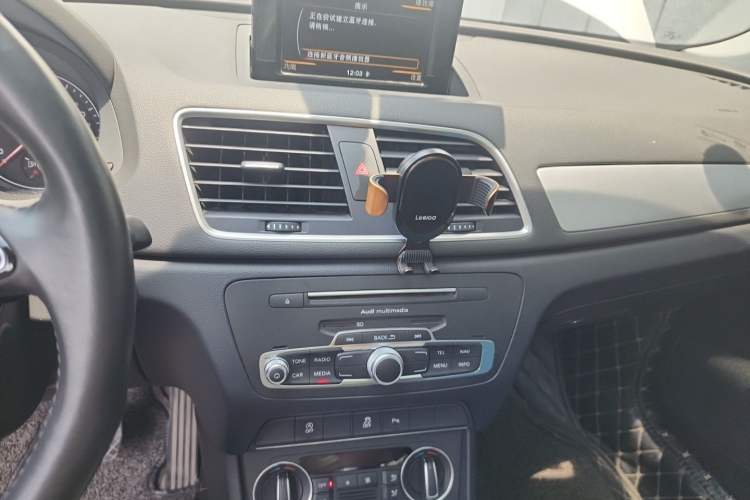 Used Audi Q3 2018 30th Anniversary Edition 30 TFSI Fashion Model Audio And AC Panel