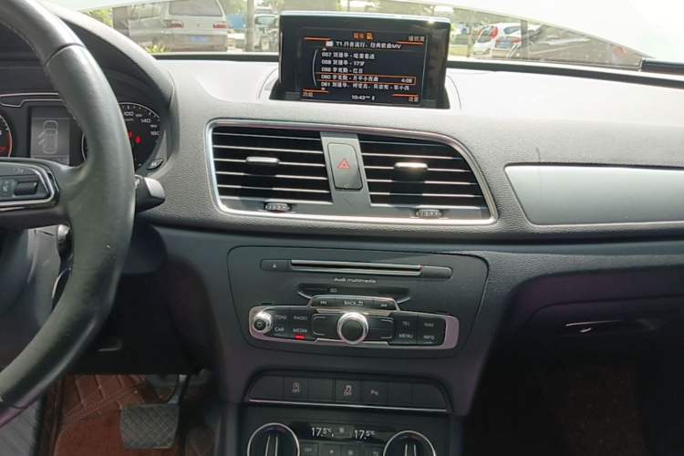 Used Audi Q3 2018 30th Anniversary Edition 30 TFSI Fashion Model Audio And AC Panel