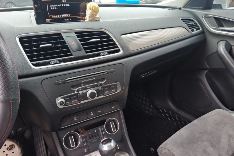 Used Audi Q3 2018 30th Anniversary Edition 35 TFSI Sport Model Audio And AC Panel