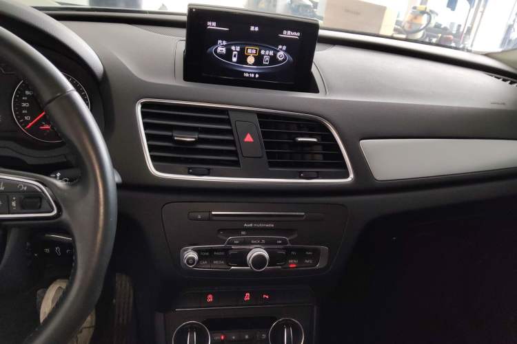 Used Audi Q3 2018 30th Anniversary Edition 35 TFSI Sport Model Audio And AC Panel