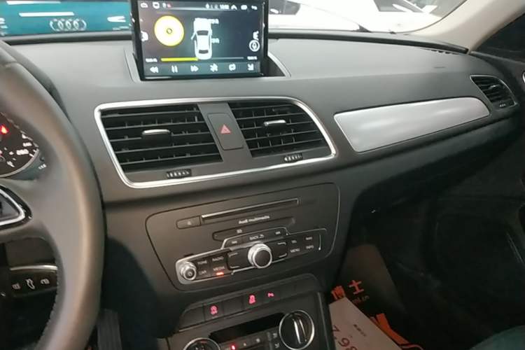 Used Audi Q3 2018 30th Anniversary Edition 30 TFSI Fashion Model Audio And AC Panel