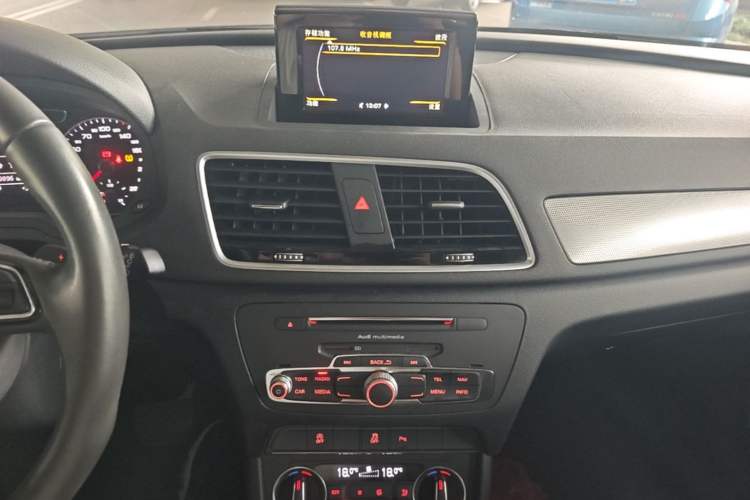 Used Audi Q3 2018 30th Anniversary Edition 30 TFSI Style Model Audio And AC Panel