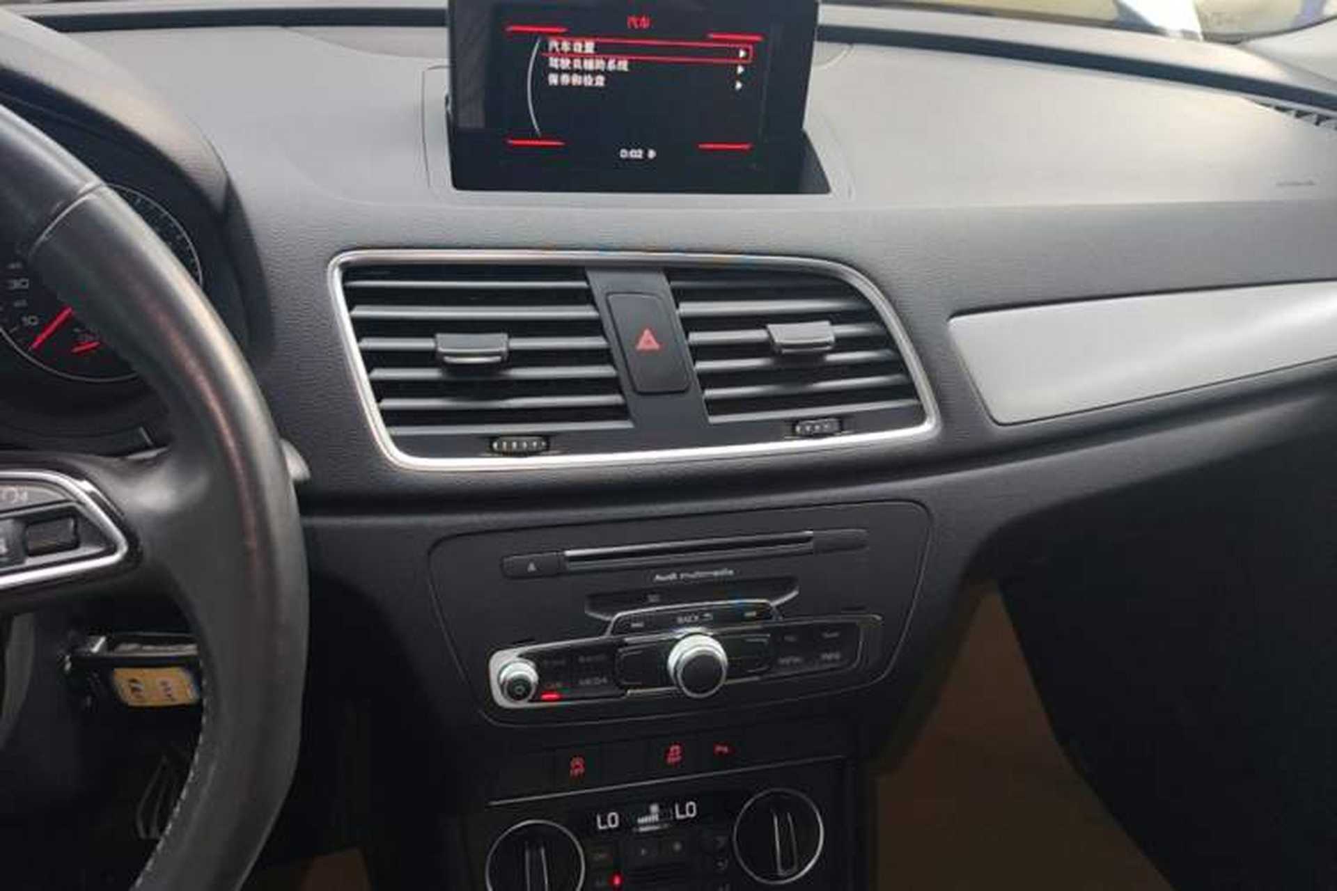 Used Audi Q3 2018 30th Anniversary Edition 30 TFSI Fashion Model Audio And AC Panel