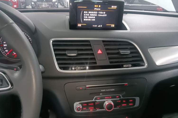 Used Audi Q3 2018 30th Anniversary Edition 30 TFSI Style Model Audio And AC Panel