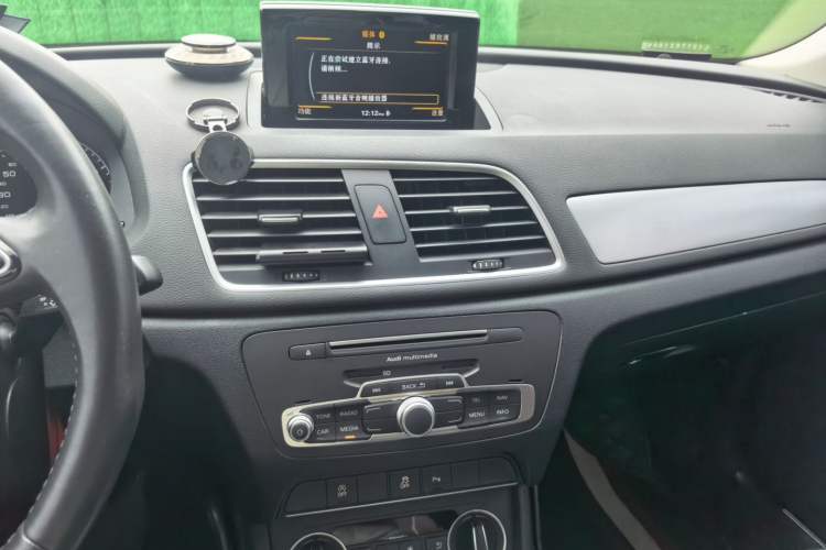 Used Audi Q3 2018 30th Anniversary Edition 30 TFSI Fashion Model Audio And AC Panel