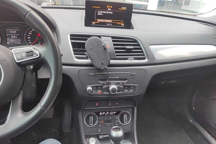 Used Audi Q3 2018 30th Anniversary Edition 30 TFSI Style Model Audio And AC Panel