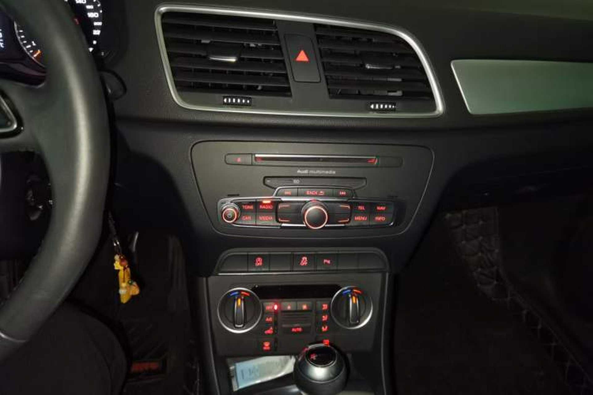 Used Audi Q3 2018 30 TFSI Fashion Edition Collector's Version Audio And AC Panel