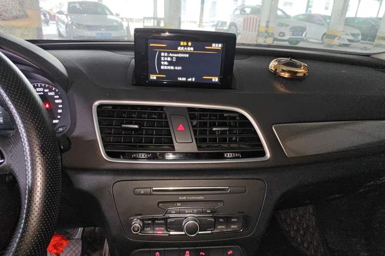 Used Audi Q3 2018 30th Anniversary Edition 35 TFSI Sport Model Audio And AC Panel