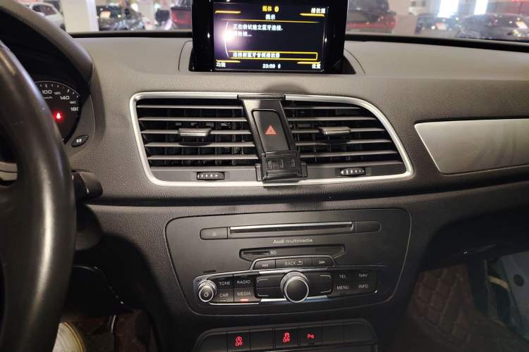Used Audi Q3 2018 30th Anniversary Edition 30 TFSI Fashion Model Audio And AC Panel