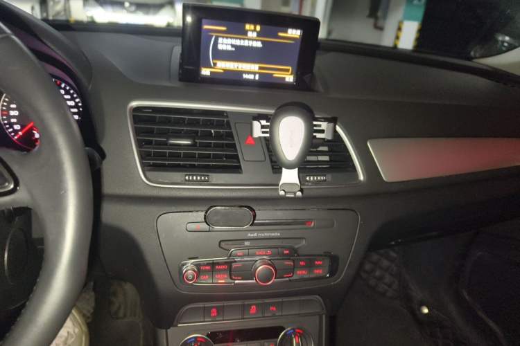 Used Audi Q3 2018 30th Anniversary Edition 35 TFSI Fashion Model Audio And AC Panel