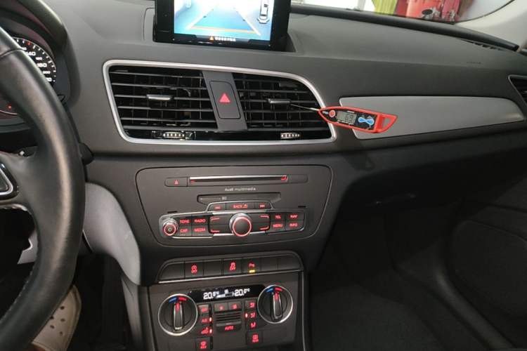 Used Audi Q3 2018 30th Anniversary Edition 30 TFSI Fashion Model Audio And AC Panel