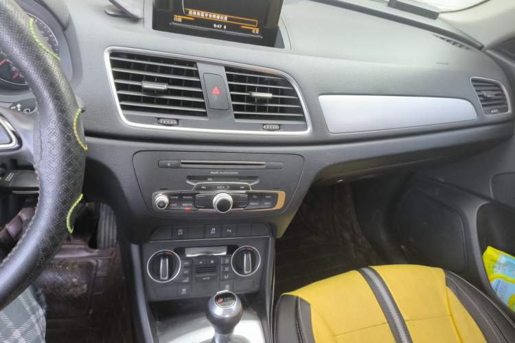 Used Audi Q3 2018 30th Anniversary Edition 30 TFSI Fashion Model Audio And AC Panel