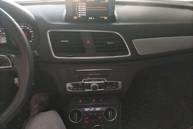 Used Audi Q3 2018 30th Anniversary Edition 30 TFSI Fashion Model Audio And AC Panel