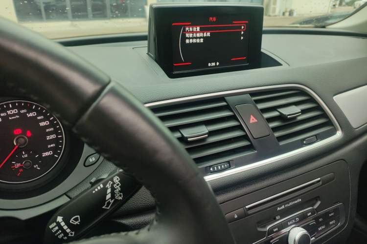 Used Audi Q3 2018 30th Anniversary Edition 30 TFSI Fashion Model Audio And AC Panel