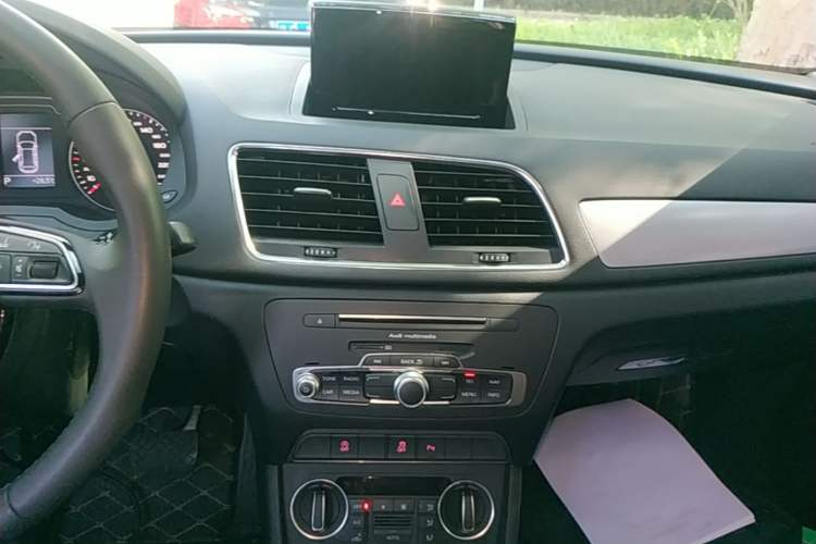 Used Audi Q3 2018 30th Anniversary Edition 35 TFSI Fashion Model Audio And AC Panel