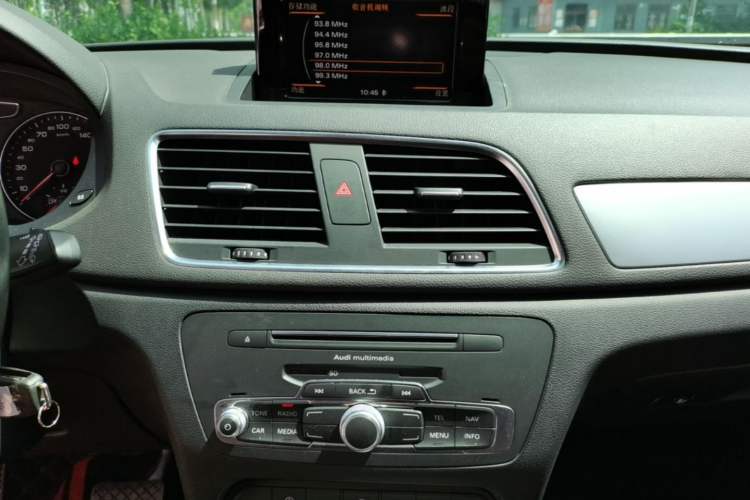 Used Audi Q3 2018 30th Anniversary Edition 30 TFSI Fashion Model Audio And AC Panel