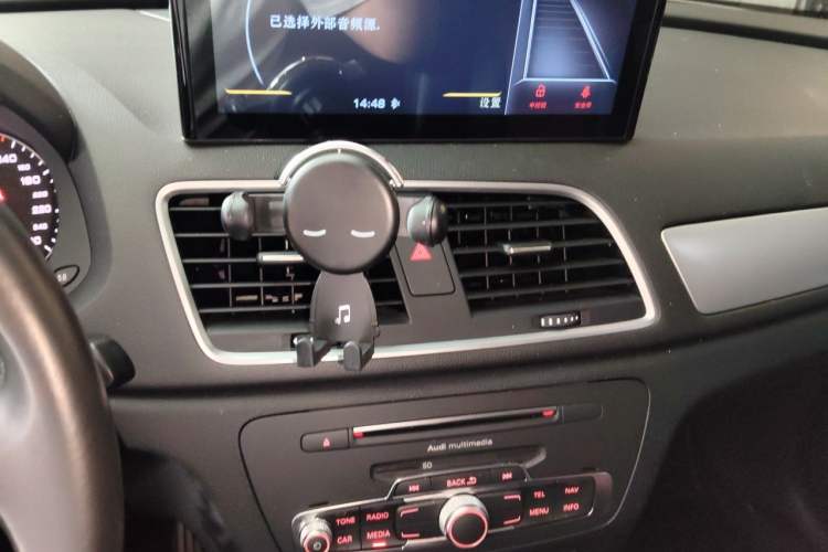 Used Audi Q3 2018 30 TFSI Fashion Edition Collector's Version Audio And AC Panel