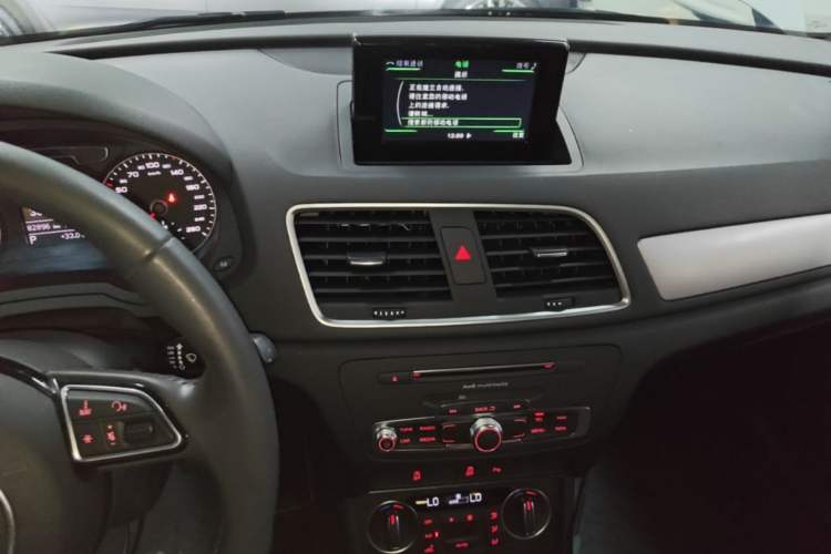 Used Audi Q3 2018 30th Anniversary Edition 30 TFSI Fashion Model Audio And AC Panel
