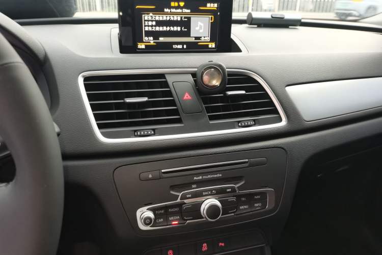 Used Audi Q3 2018 30th Anniversary Edition 35 TFSI Fashion Model Audio And AC Panel