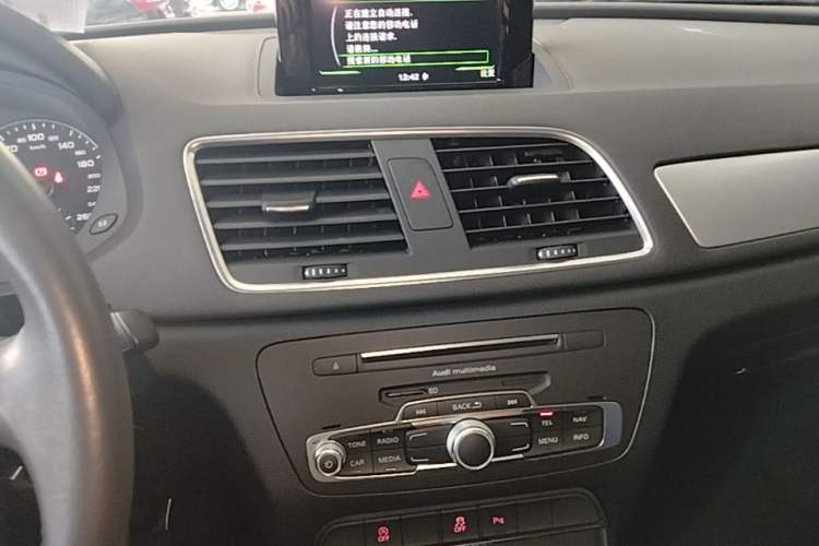 Used Audi Q3 2018 30th Anniversary Edition 30 TFSI Fashion Model Audio And AC Panel