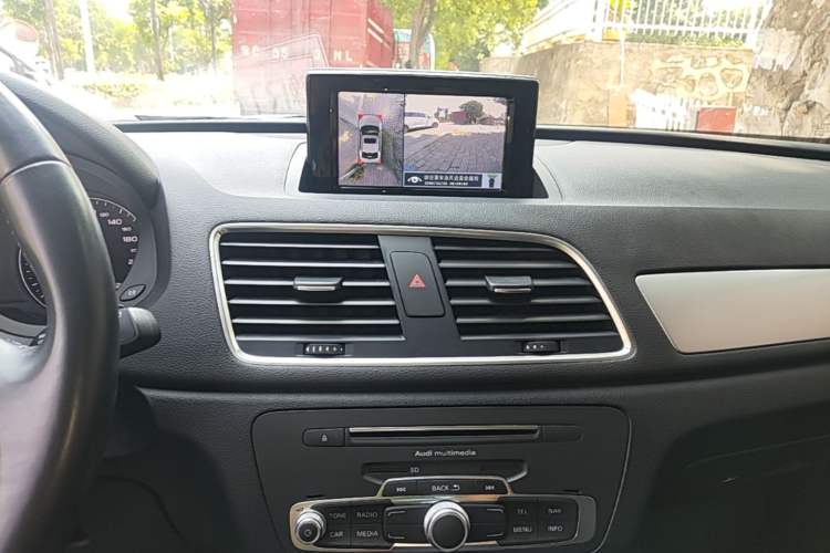 Used Audi Q3 2018 30th Anniversary Edition 30 TFSI Fashion Model Audio And AC Panel