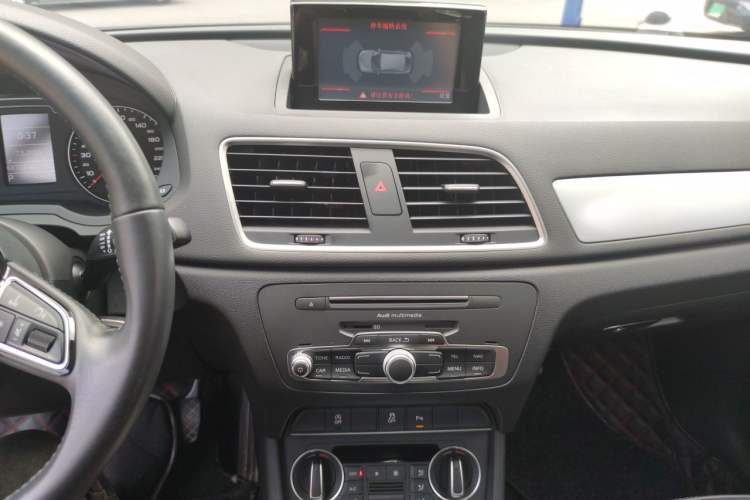 Used Audi Q3 2018 30th Anniversary Edition 30 TFSI Fashion Model Audio And AC Panel